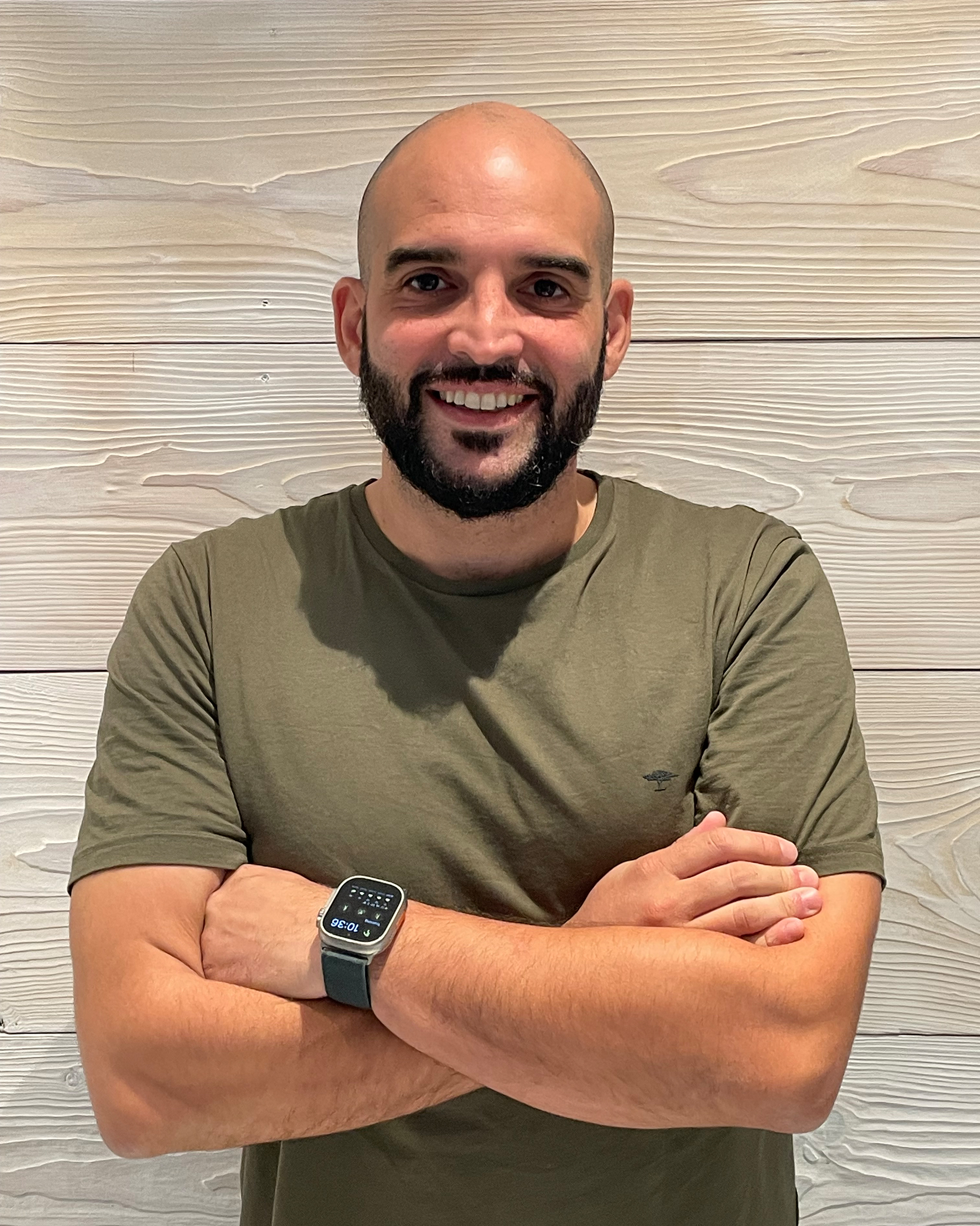 Roberto-Cid-Elektro-Neuhaus-front